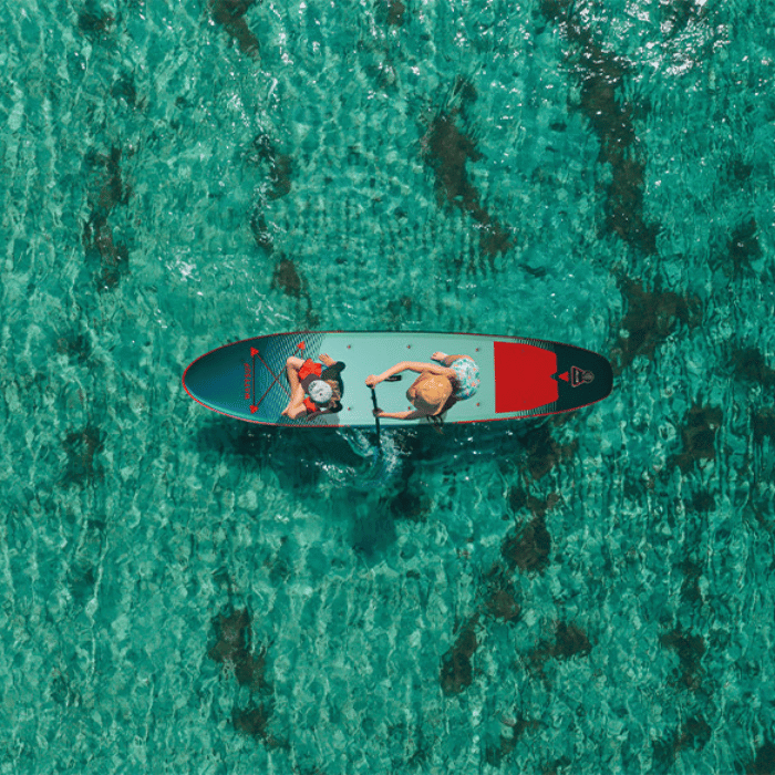 SUP מתנפח WATTSUP F12 – לוח חתירה מחוזק עם משטח EVA נגד החלקה, חרב מרכזית נשלפת ומבנה הידרודינמי ליציבות ושליטה. לפרטים נוספים כנסו ל-STORENET אתר היבואן הרשמי.